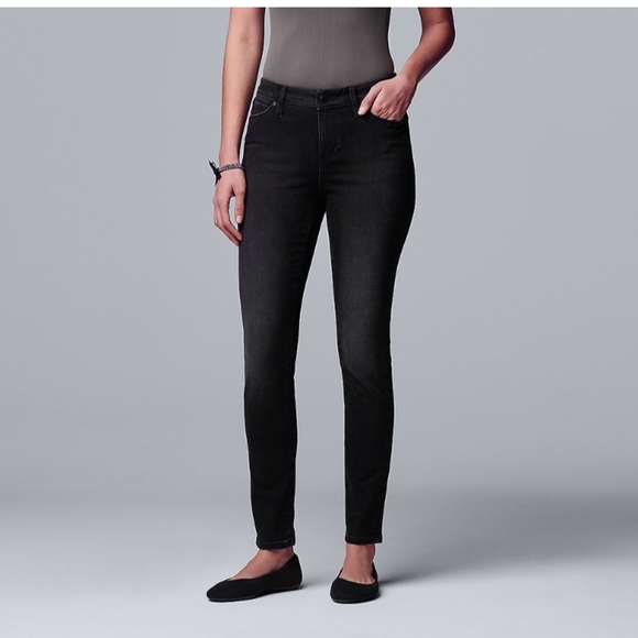 Simply Vera Vera Wang Women's Power Stretch Core Skinny JeansColor: Black 12 EUC - Picture 1 of 6